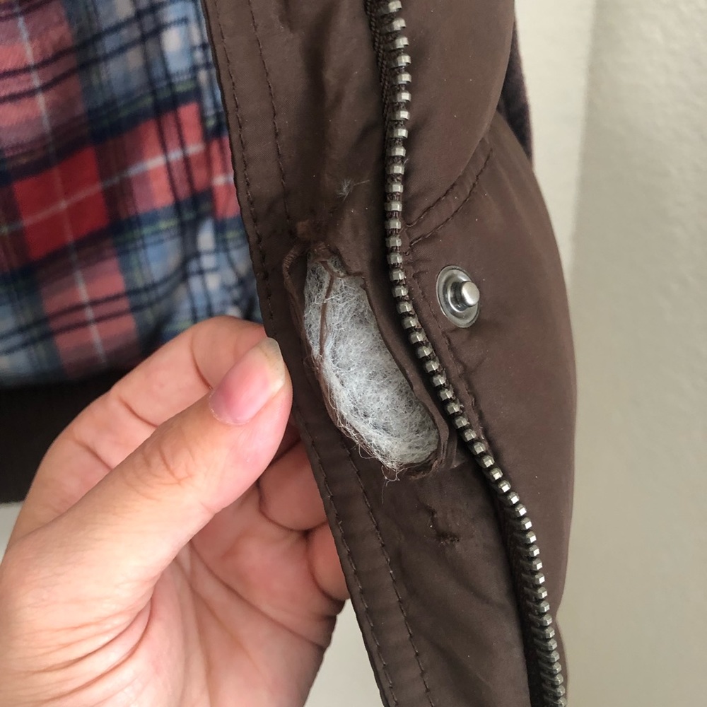 Hollister Red Plaid & Brown Puffer Vest w/ Detachable Fur Hood Size Large - Picture 4 of 14